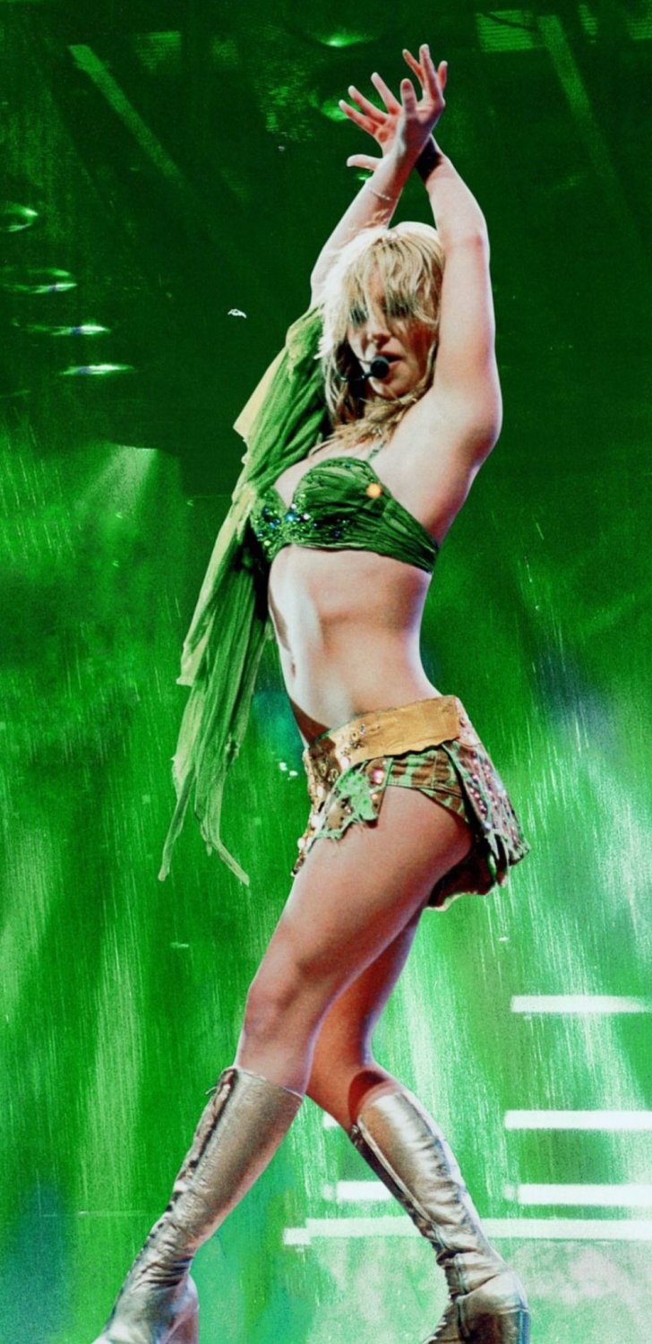 There_s no paps here so I run around the island naked ------ ___ Video so you can see the pics are real ___ This was 3 months ago ___(MP4) #MrTM8ScV