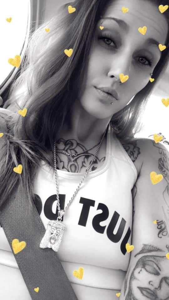 Sexy Tattooed MILF #fwKpMZ9G