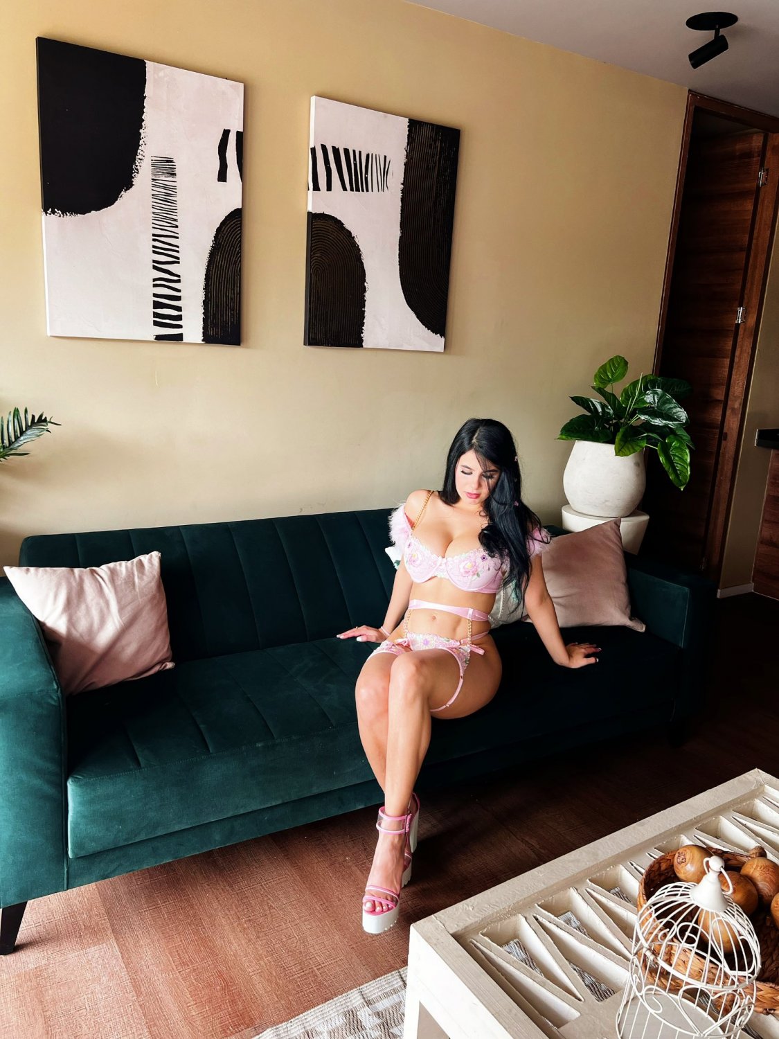 Amanda Coelho- Puta morena latina da Colômbia. #3DAQ52In