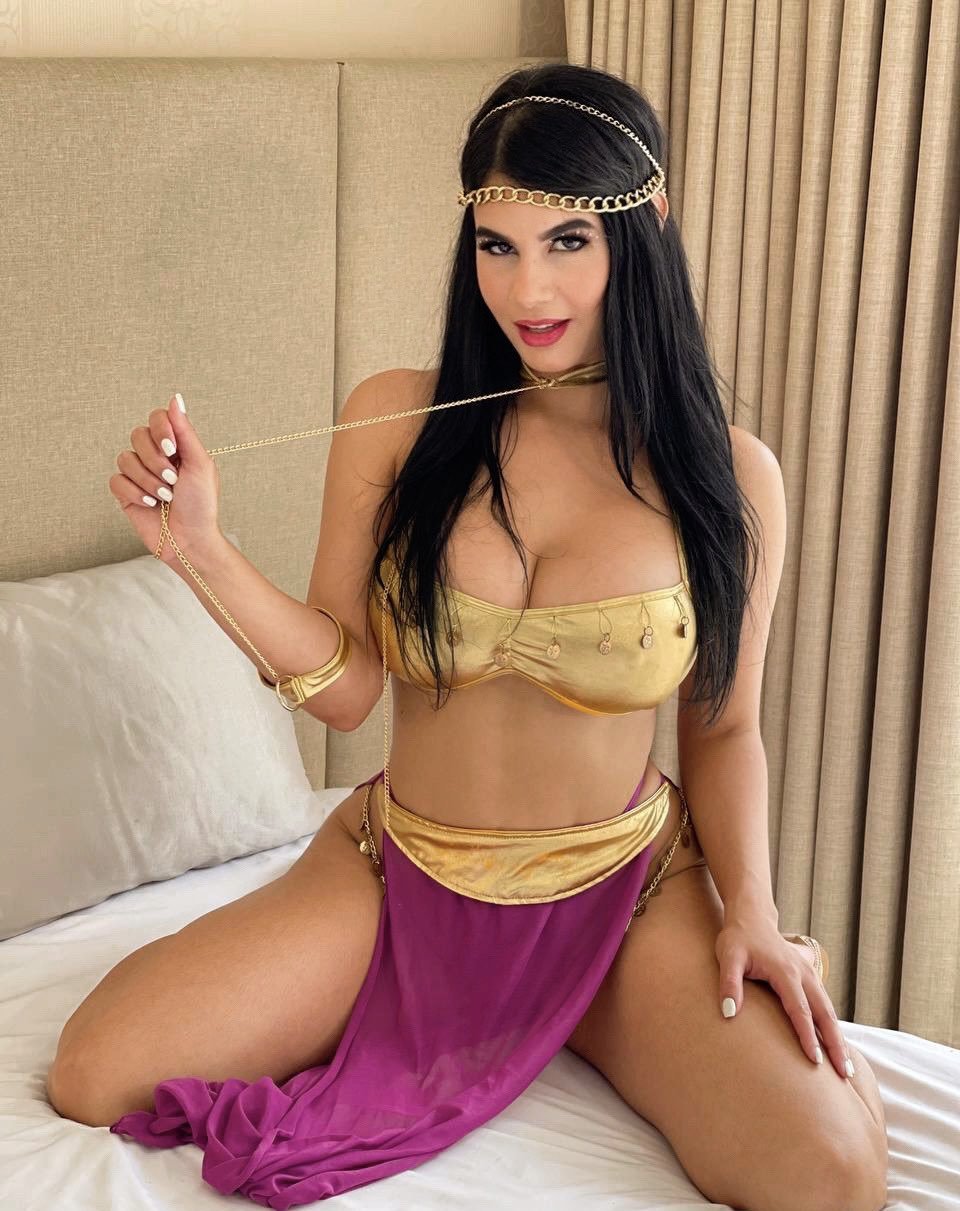 Amanda Coelho- Puta morena latina da Colômbia. #kGWzL0GP