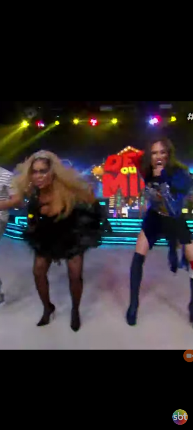 Cariucha pagando peito bem gostoso #DCmUwlyk