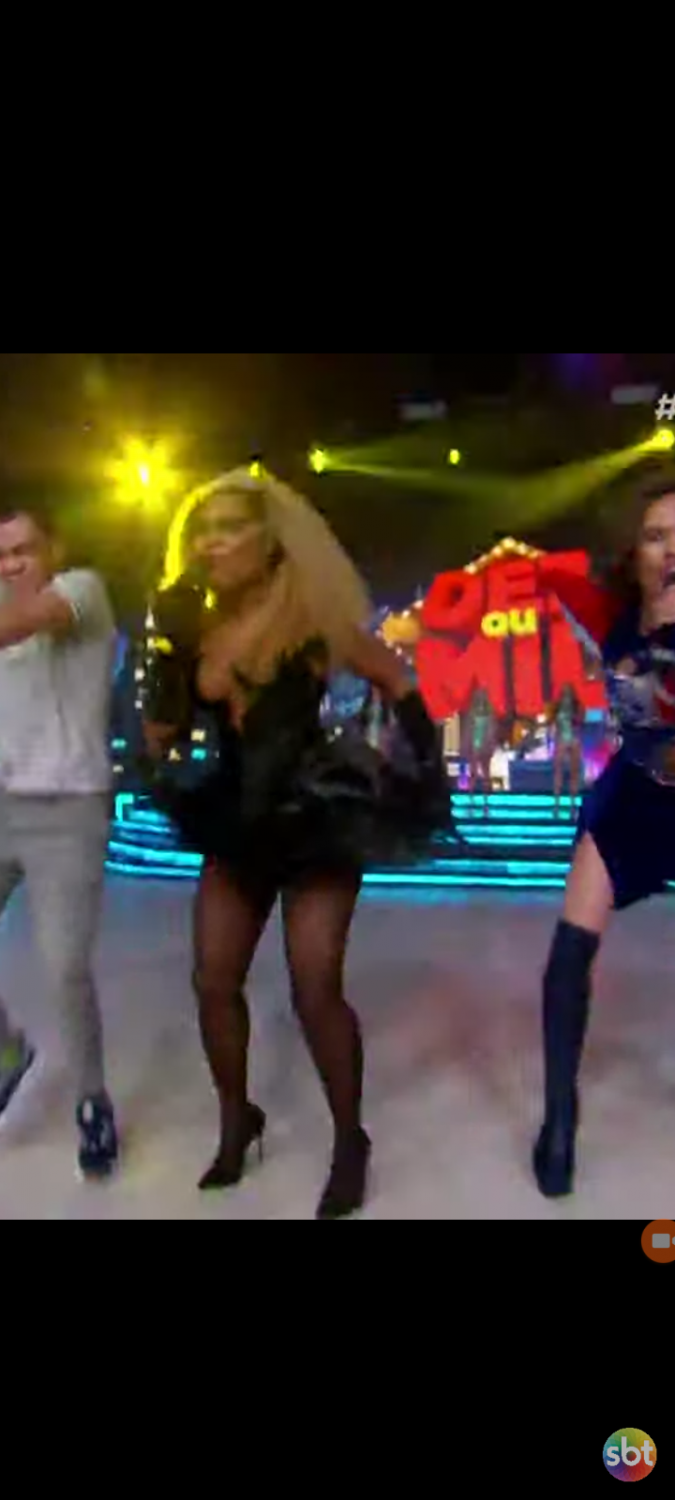 Cariucha pagando peito bem gostoso #RLZOGAnl