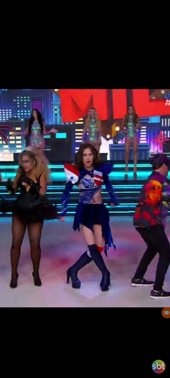 Cariucha pagando peito bem gostoso #bPa48z5J