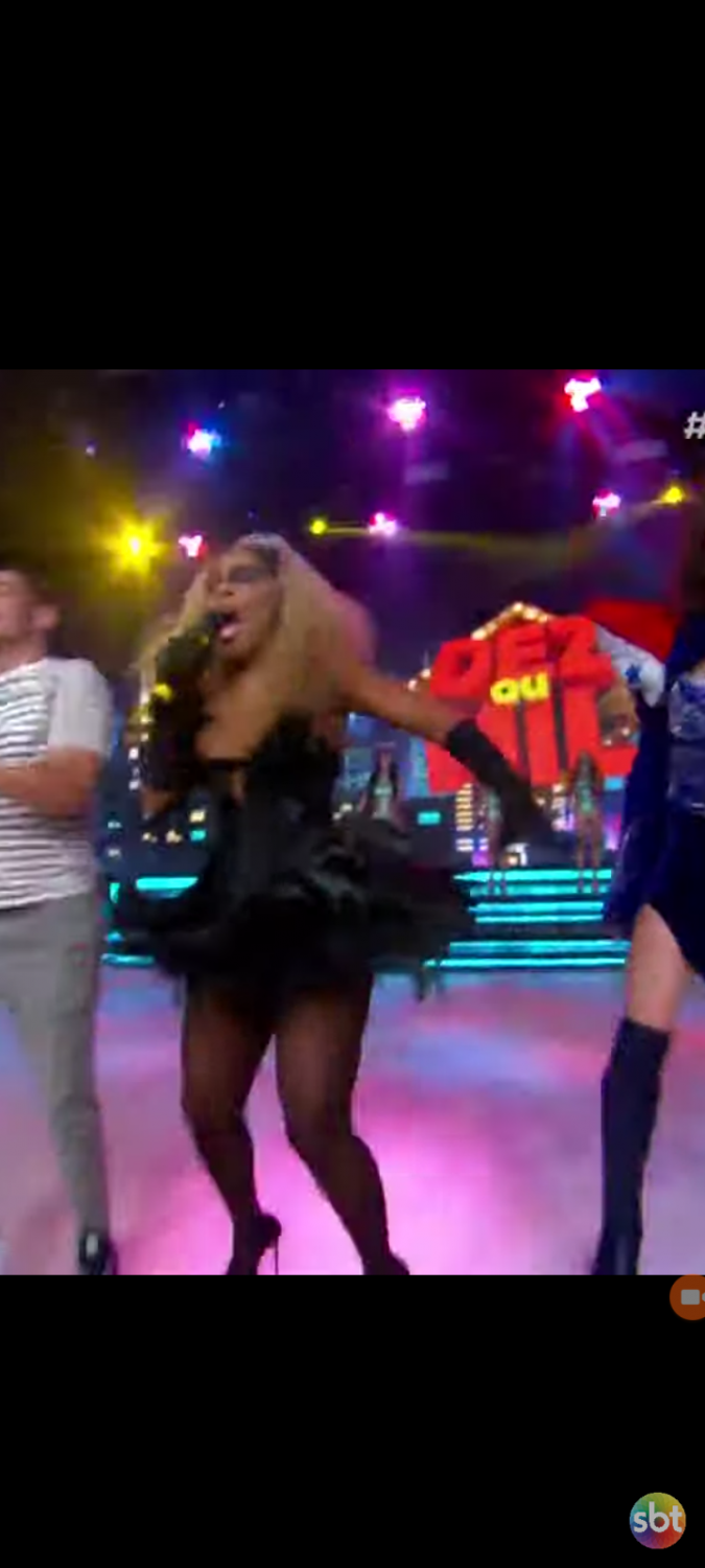 Cariucha pagando peito bem gostoso #fYIHb3na